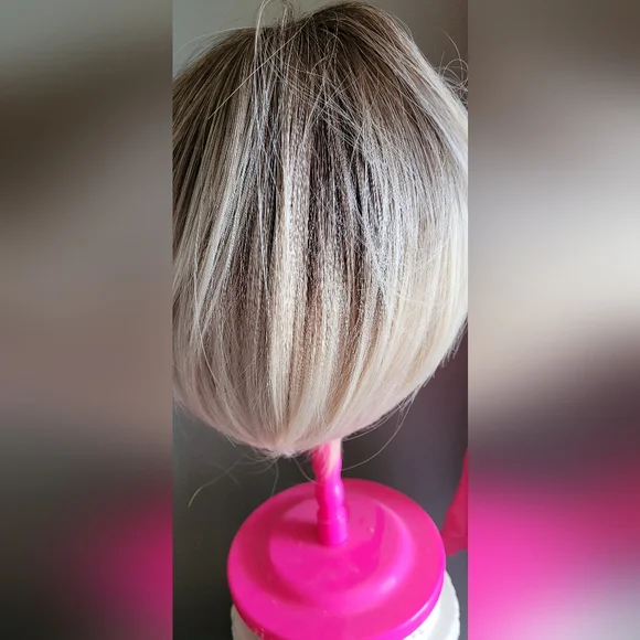 Blonde wig - Picture 2 of 8